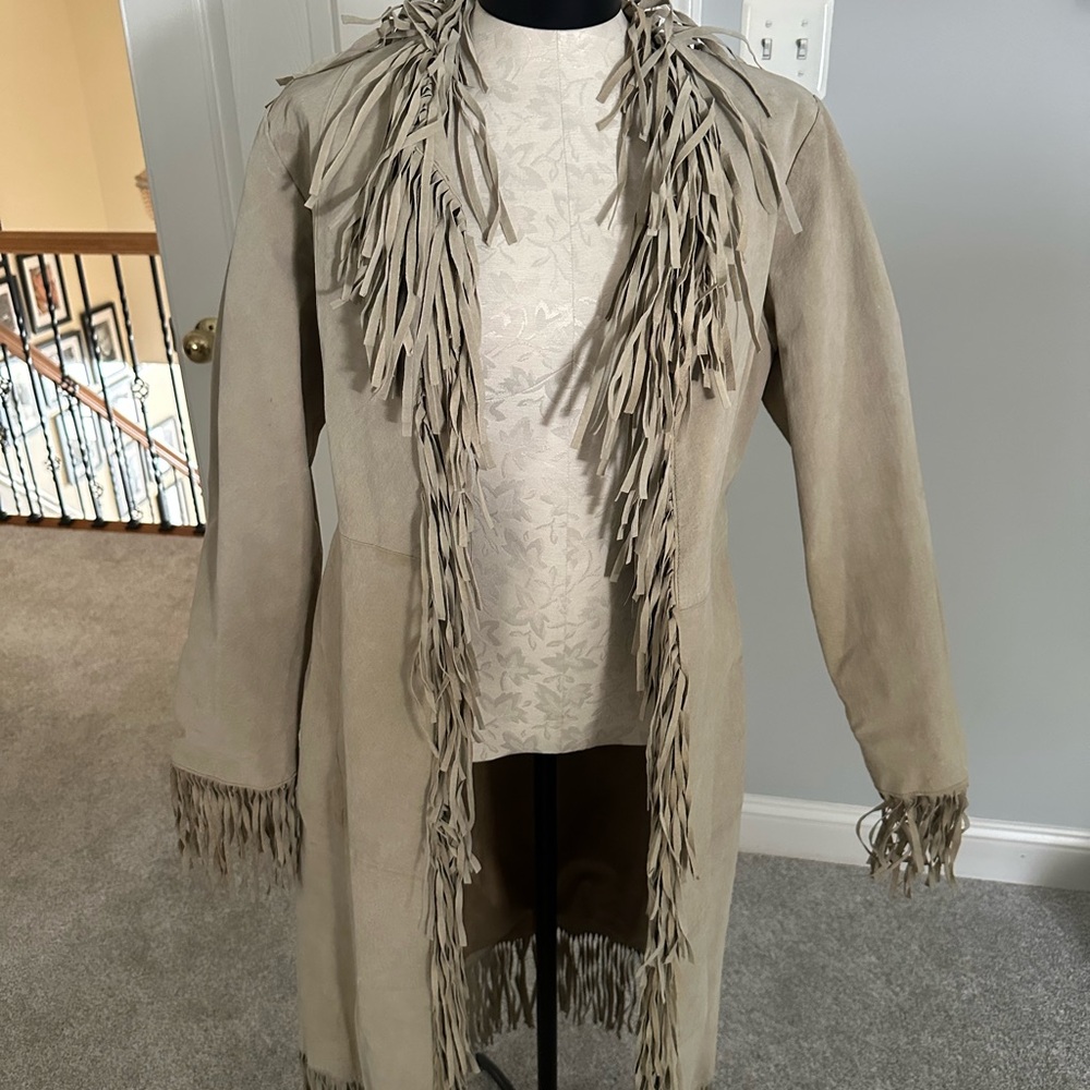 Elegant Beige Women's Coat with Fringe